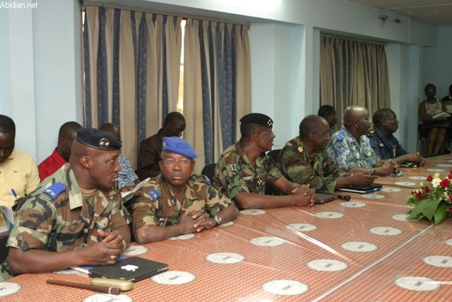 Discipline dans l’armée / Les militaires interdits de parler à la presse